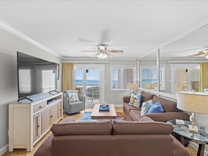 Holiday Surf and Racquet Unit 304 3