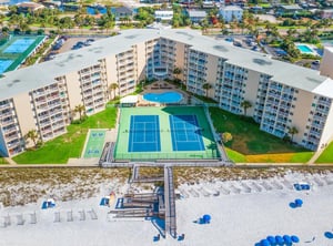 Holiday Surf and Racquet Unit 304 42