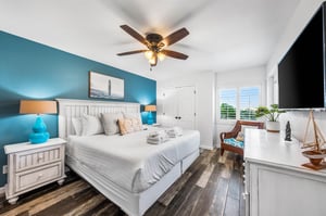 Holiday Surf and Racquet Unit 121 4