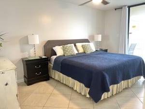 Compass Point 404  Pet Friendly 10