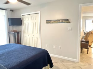 Compass Point 404  Pet Friendly 11