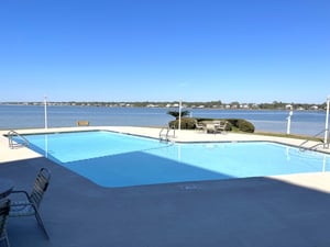 Compass Point 404  Pet Friendly 18