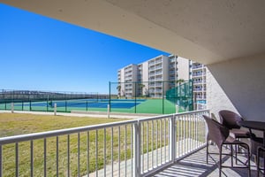 Holiday Surf and Racquet Unit 117 21