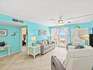 Holiday Surf and Racquet Unit 514 11