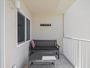 Holiday Surf and Racquet Unit 618 25