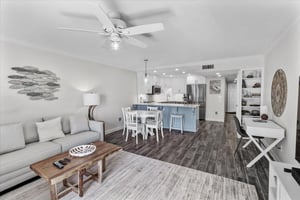 Holiday Surf and Racquet Unit 413 14