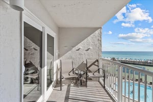 Holiday Surf and Racquet Unit 413 23