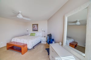 Ensenada Cinco 1736 22