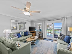 Holiday Surf and Racquet Unit 209 13