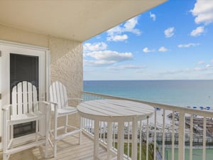 Holiday Surf and Racquet Unit 720 22