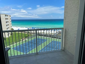 Holiday Surf and Racquet Unit 608 28