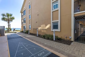 Coral Reef Club 08 27
