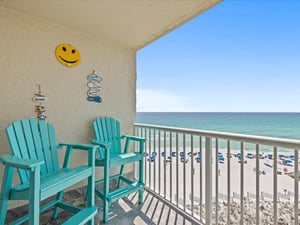 Holiday Surf and Racquet Unit 722 18