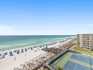 Holiday Surf and Racquet Unit 722 21