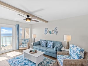 Holiday Surf and Racquet Unit 501 1