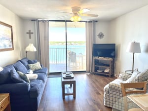 Compass Point  606 6
