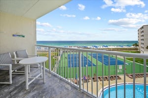Holiday Surf and Racquet Unit 416 5