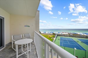 Holiday Surf and Racquet Unit 416 23
