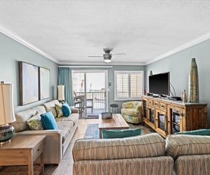 Holiday Surf and Racquet Unit 210 8