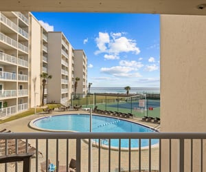 Holiday Surf and Racquet Unit 210 21