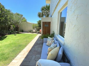 Ariola 103  Mermaid Oasis 53