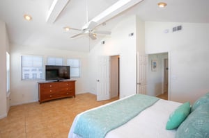 Maldonado 1001  Bakers Dozen Bungalow 25