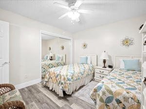 Holiday Surf and Racquet Unit 314 14