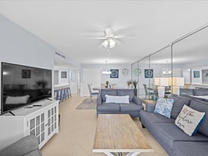 Holiday Surf and Racquet Unit 102 11