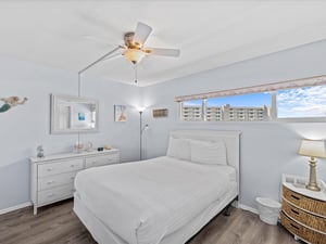 Holiday Surf and Racquet Unit 307 8