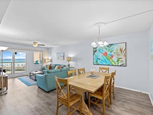 Holiday Surf and Racquet Unit 307 14