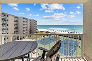 Holiday Surf and Racquet Unit 508 21