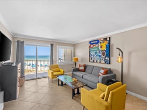 Holiday Surf and Racquet Unit 301 1