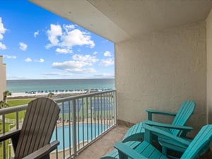 Holiday Surf and Racquet Unit 512 19