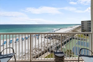 Holiday Surf and Racquet Unit 623 4