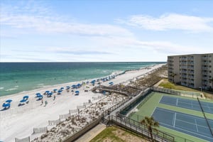 Holiday Surf and Racquet Unit 623 5