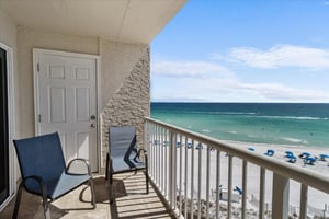 Holiday Surf and Racquet Unit 623 7