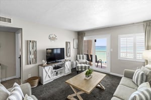 Holiday Surf and Racquet Unit 623 18