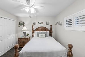 Holiday Surf and Racquet Unit 623 25