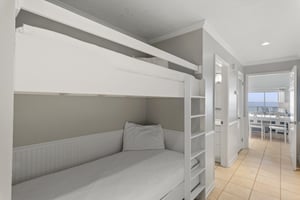Coral Reef Club 48 11