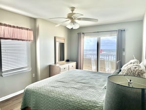 Ocean House 1201 10