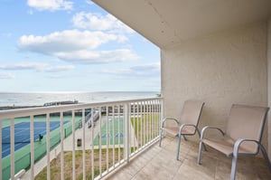 Holiday Surf and Racquet Unit 306 10