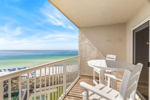 Holiday Surf and Racquet Unit 706 18