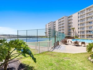 Holiday Surf and Racquet Unit 116 26