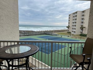 Holiday Surf and Racquet Unit 318 24