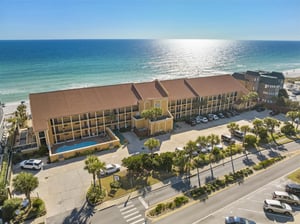 Coral Reef Club 44 39
