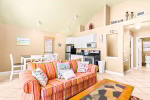 Nantucket Rainbow Cottages 04A 1