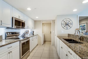 Gullwing Beach Resort 1002 18