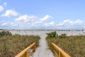 Gullwing Beach Resort 1002 34
