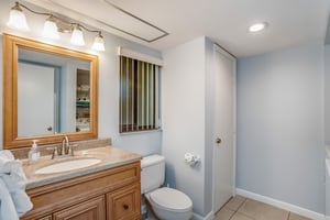 Ocean Breeze Condo 15