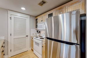 Baytowne Wharf  Pilot House 316 9